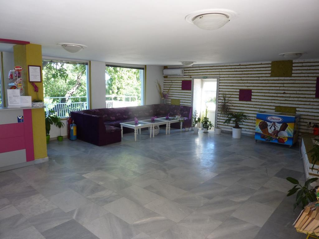 Hotel Zarya Golden Sands Exterior foto